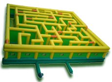 Groot opblaasdoolhof van 10x10 meter